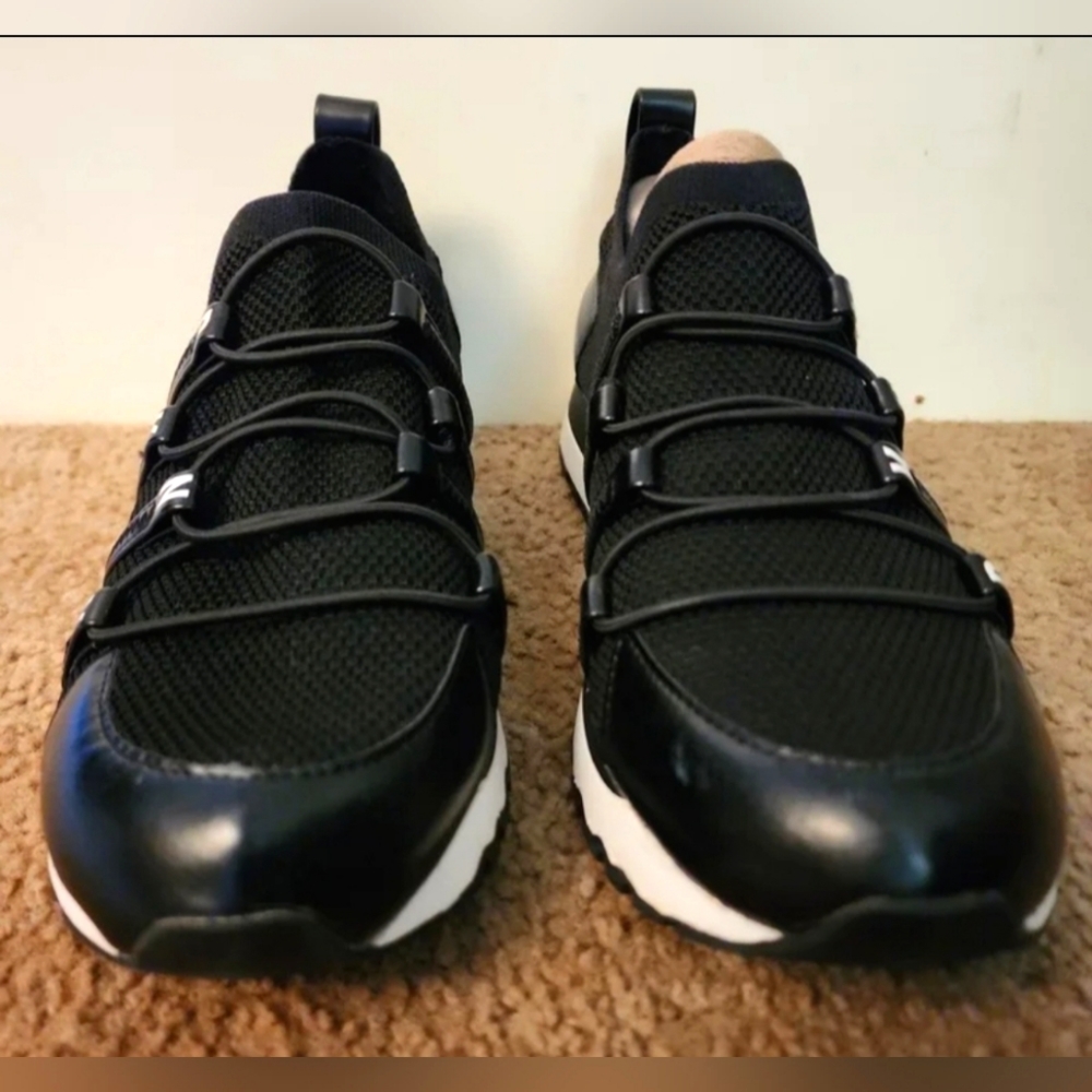DKNY Fashion Sneakers Black&White Pull on- No Lace Tie  Shoe - Picture 3 of 9